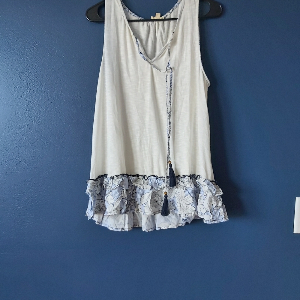 Women's tank top with bell bottom NWOT